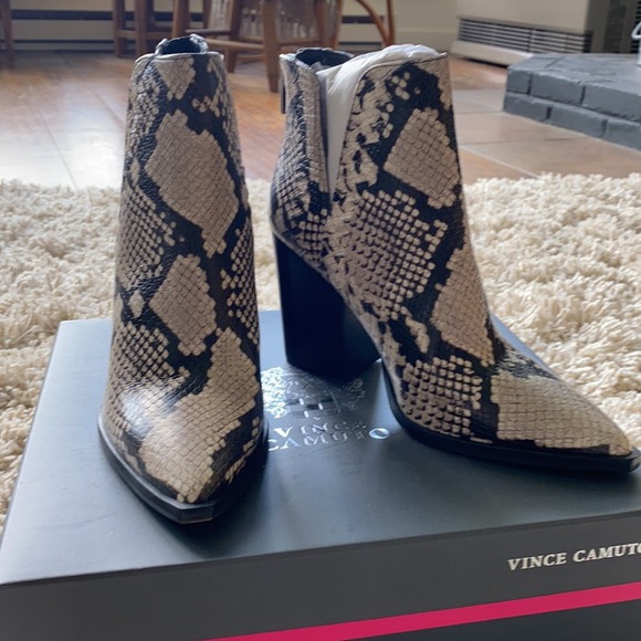 Vince Camuto Stunning glossy python print booties! - Picture 2 of 5
